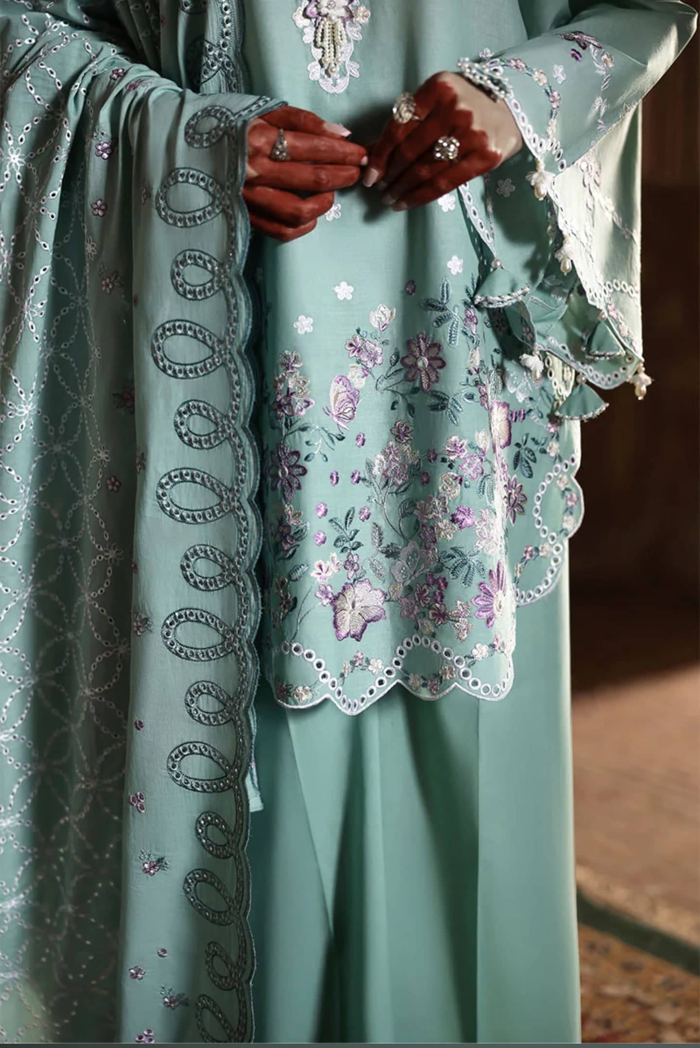 img_cross_stitch_eid_lawn_26_awwal_boutique