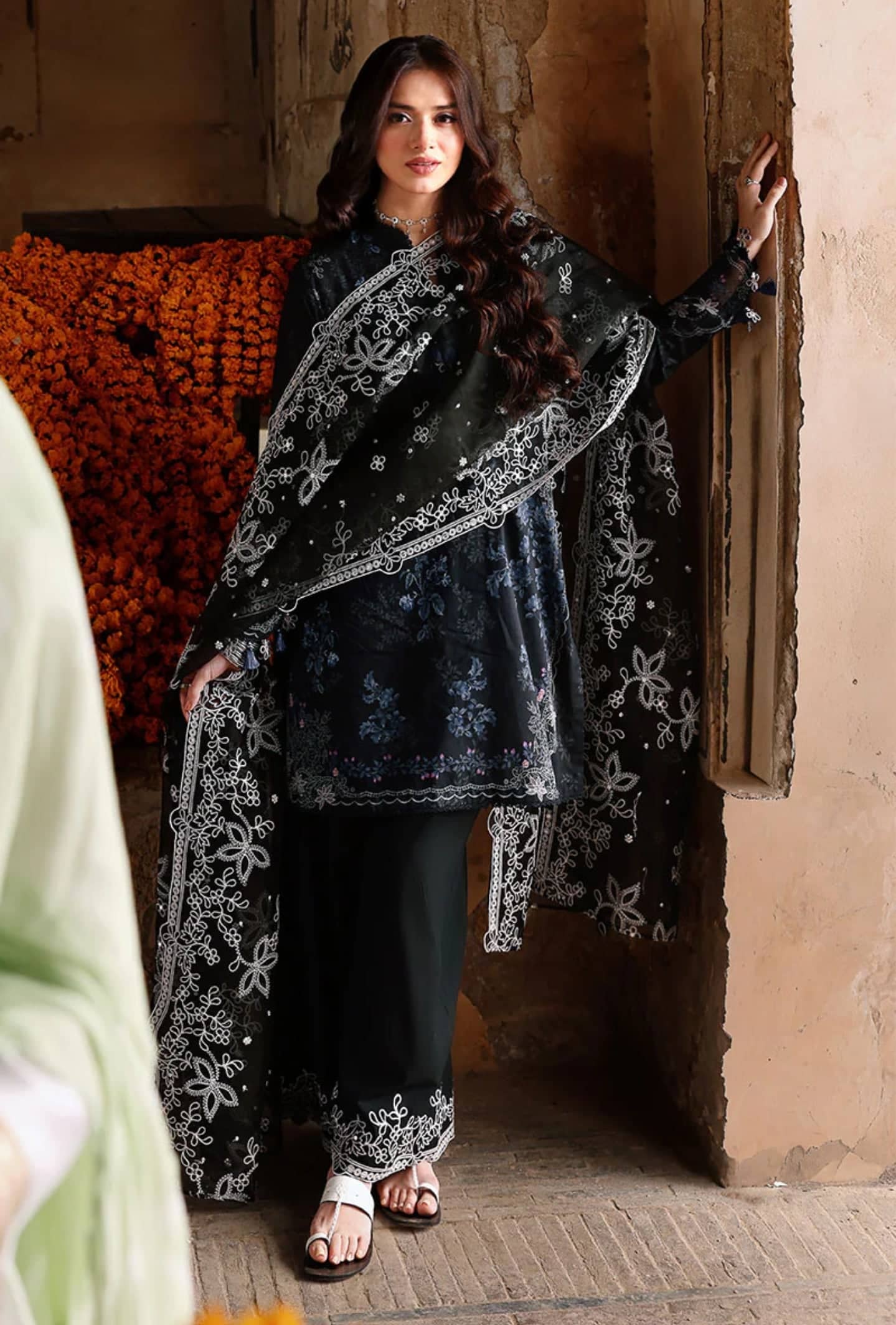 img_cross_stitch_eid_lawn_26_awwal_boutique