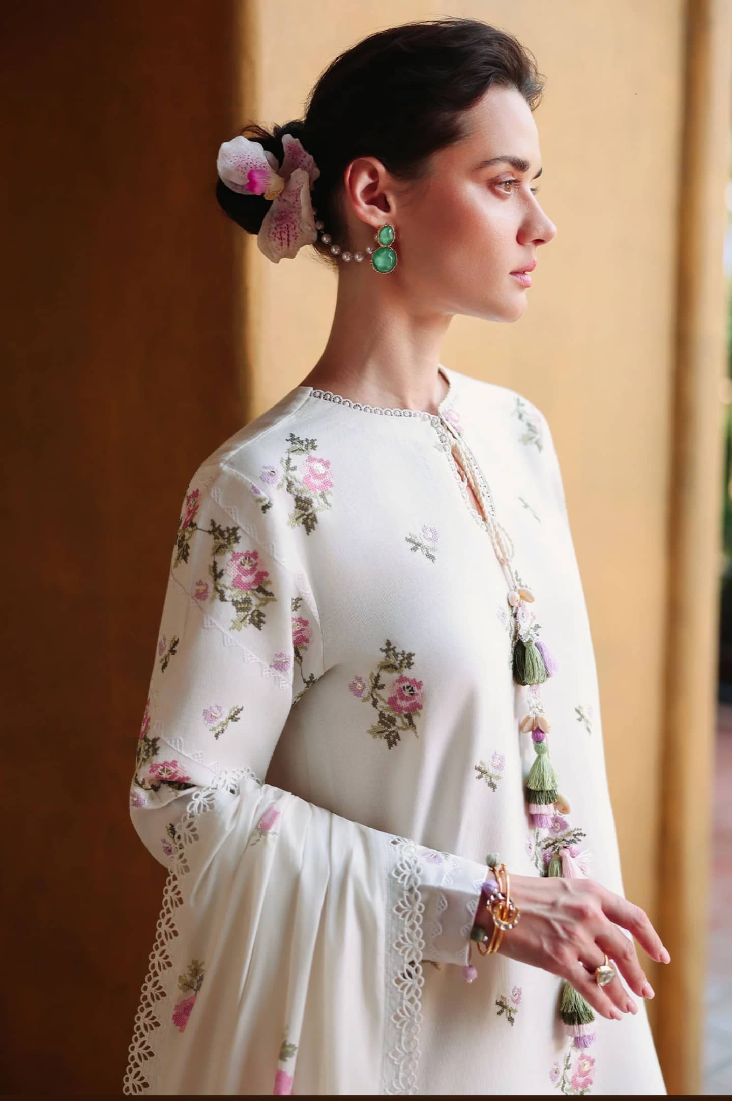 Restocked/Cross Stitch Premium Lawn 26/Garden Ivory/White