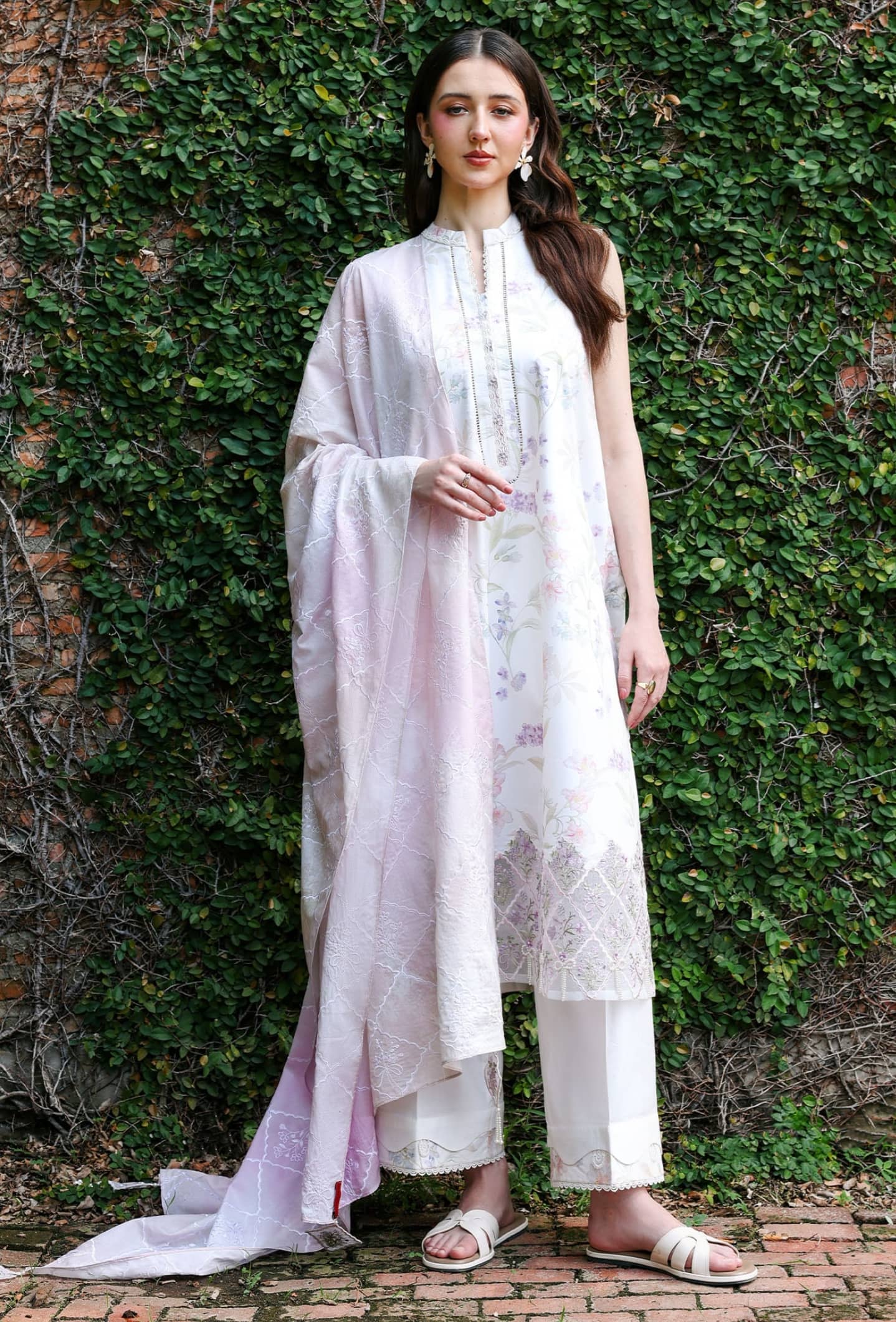 img_cross_stitch_lawn_awwal_boutique