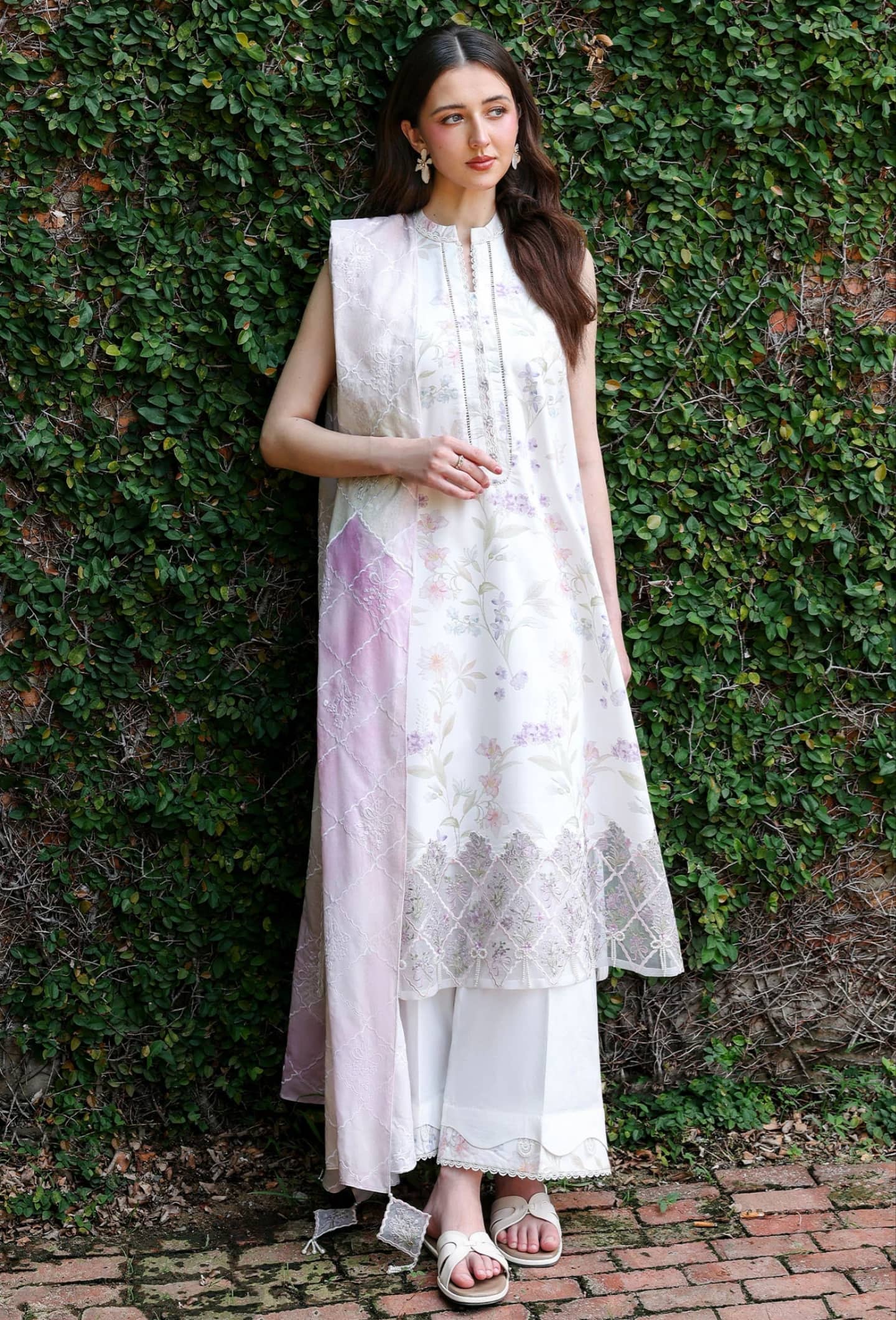 img_cross_stitch_lawn_awwal_boutique