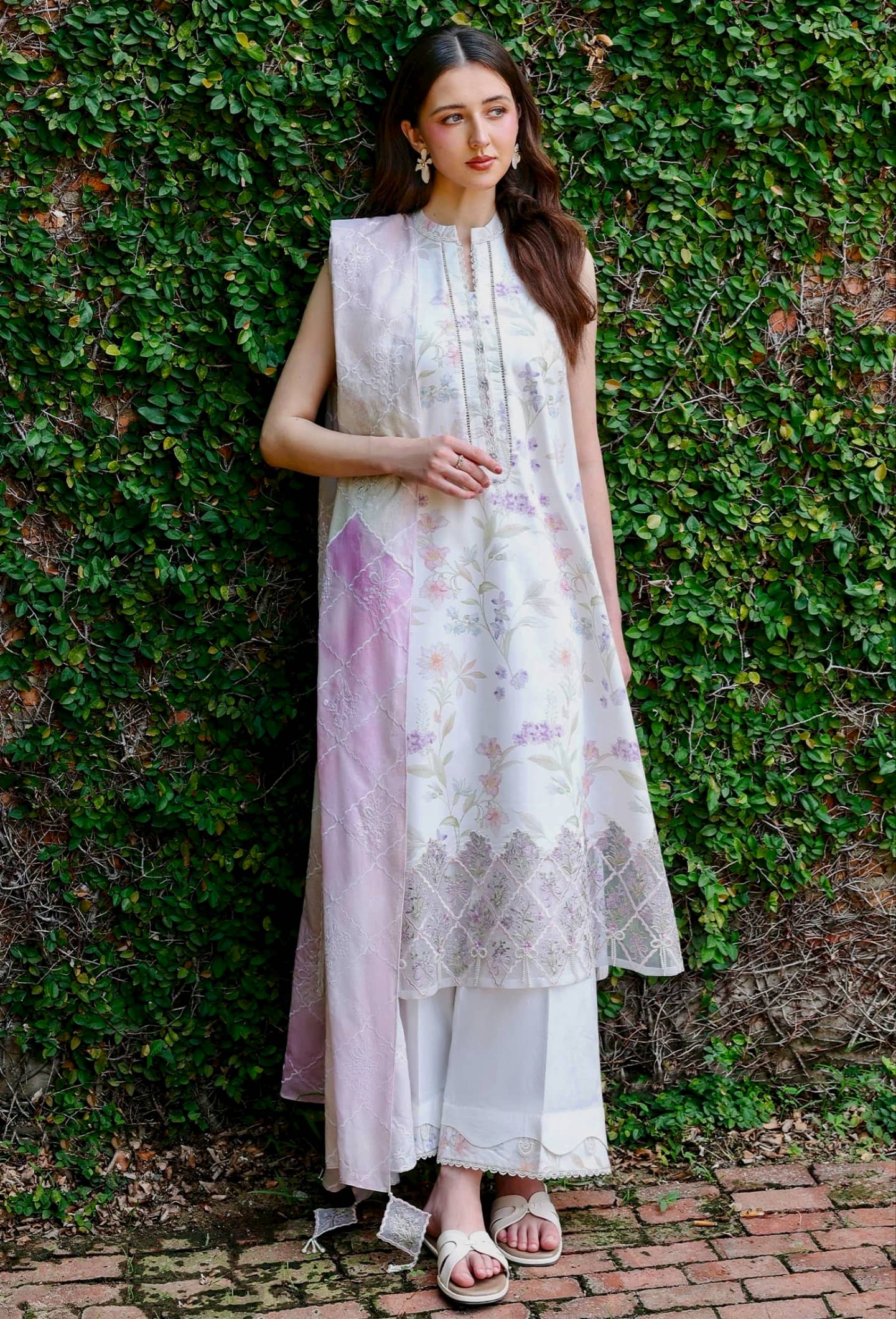 img_cross_stitch_lawn_awwal_boutique