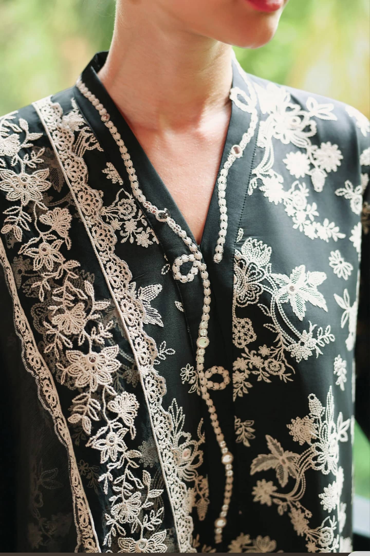 Cross Stitch Premium Lawn 26/Obsidian Bloom/Black