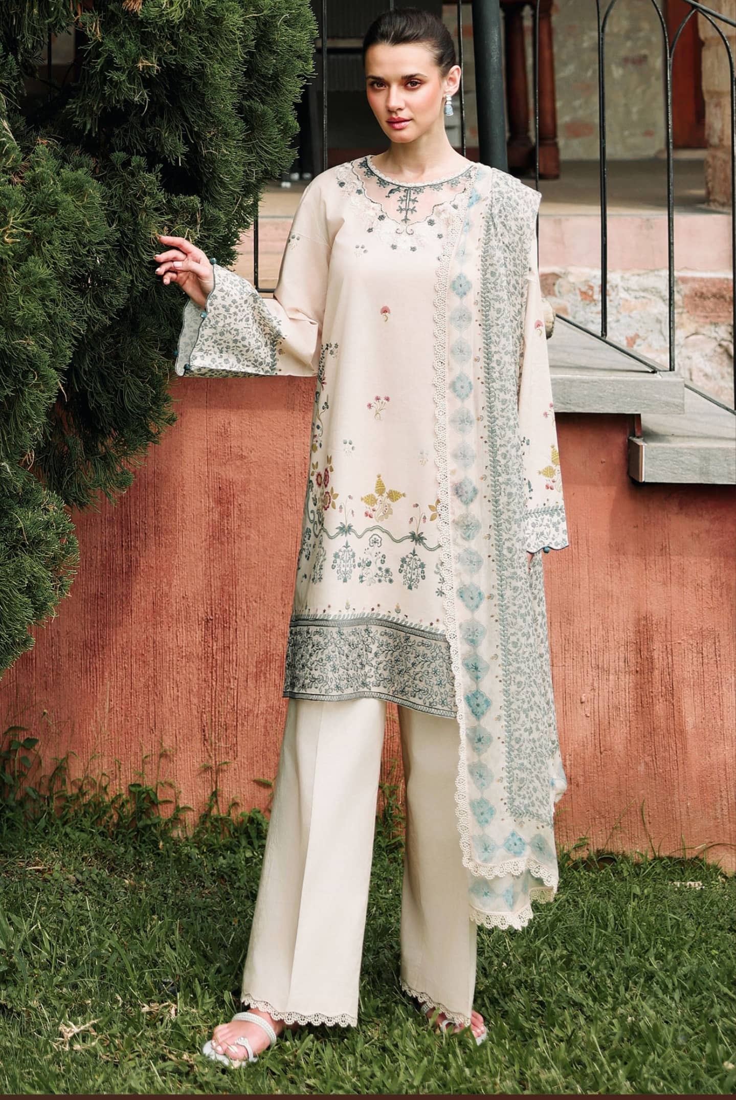 img_cross_stitch_lawn_awwal_boutique
