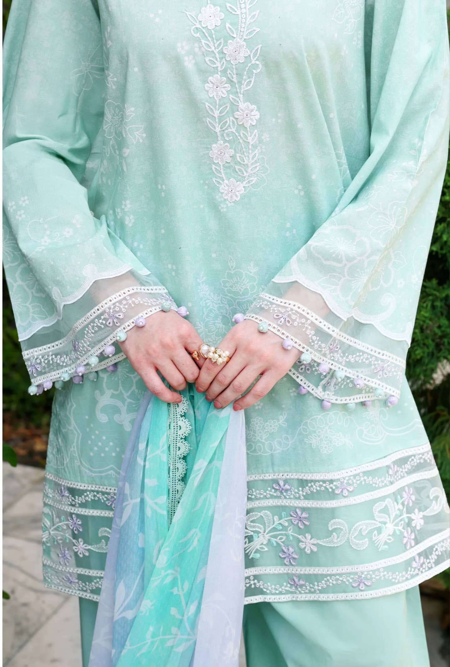 img_cross_stitch_lawn_awwal_boutique
