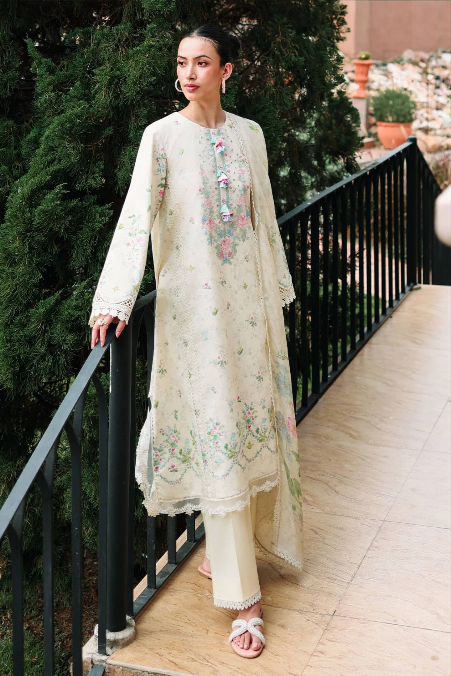 img_cross_stitch_lawn_awwal_boutique