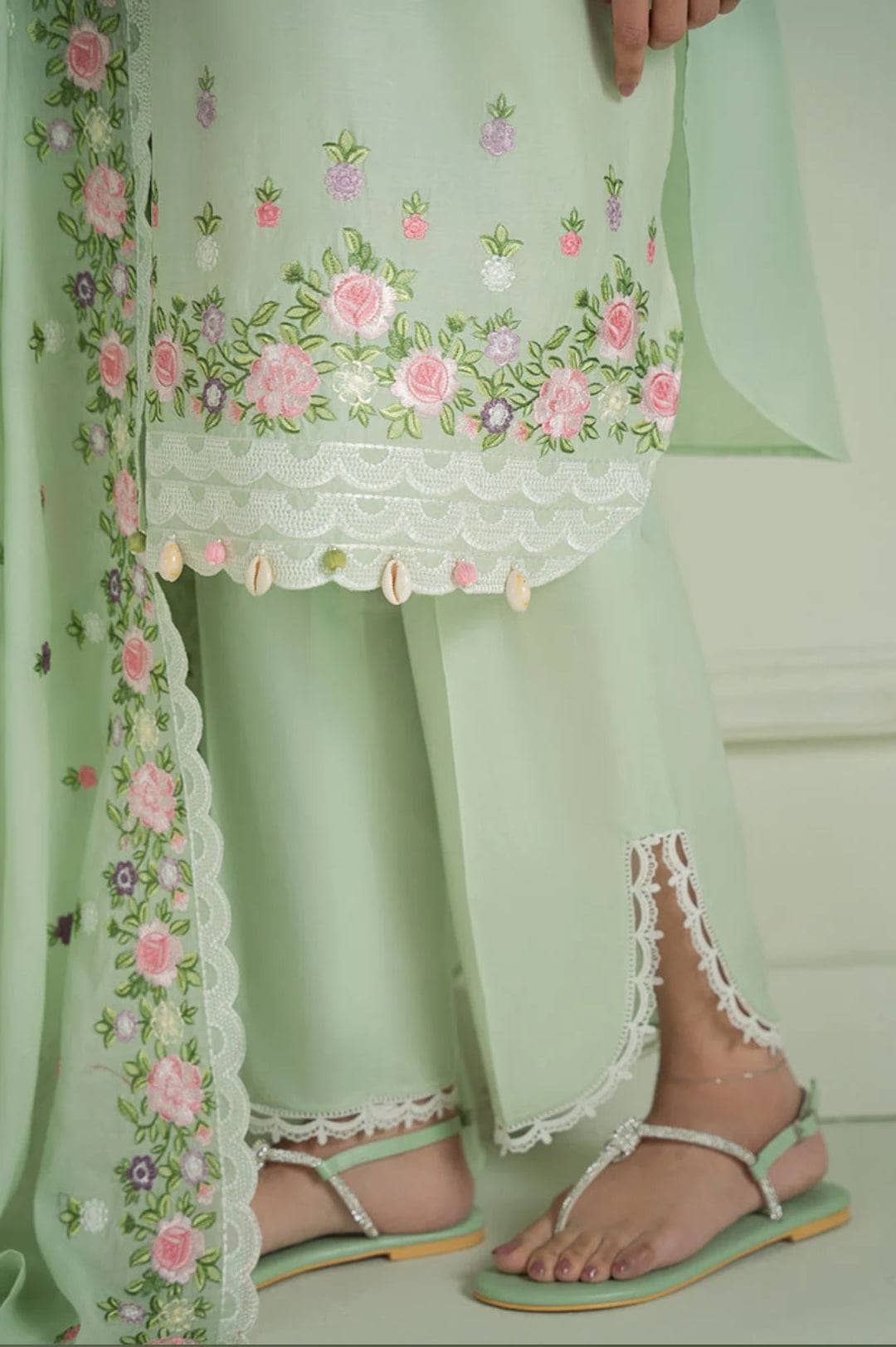 img_cross_stitch_mahiri_awwal_boutique