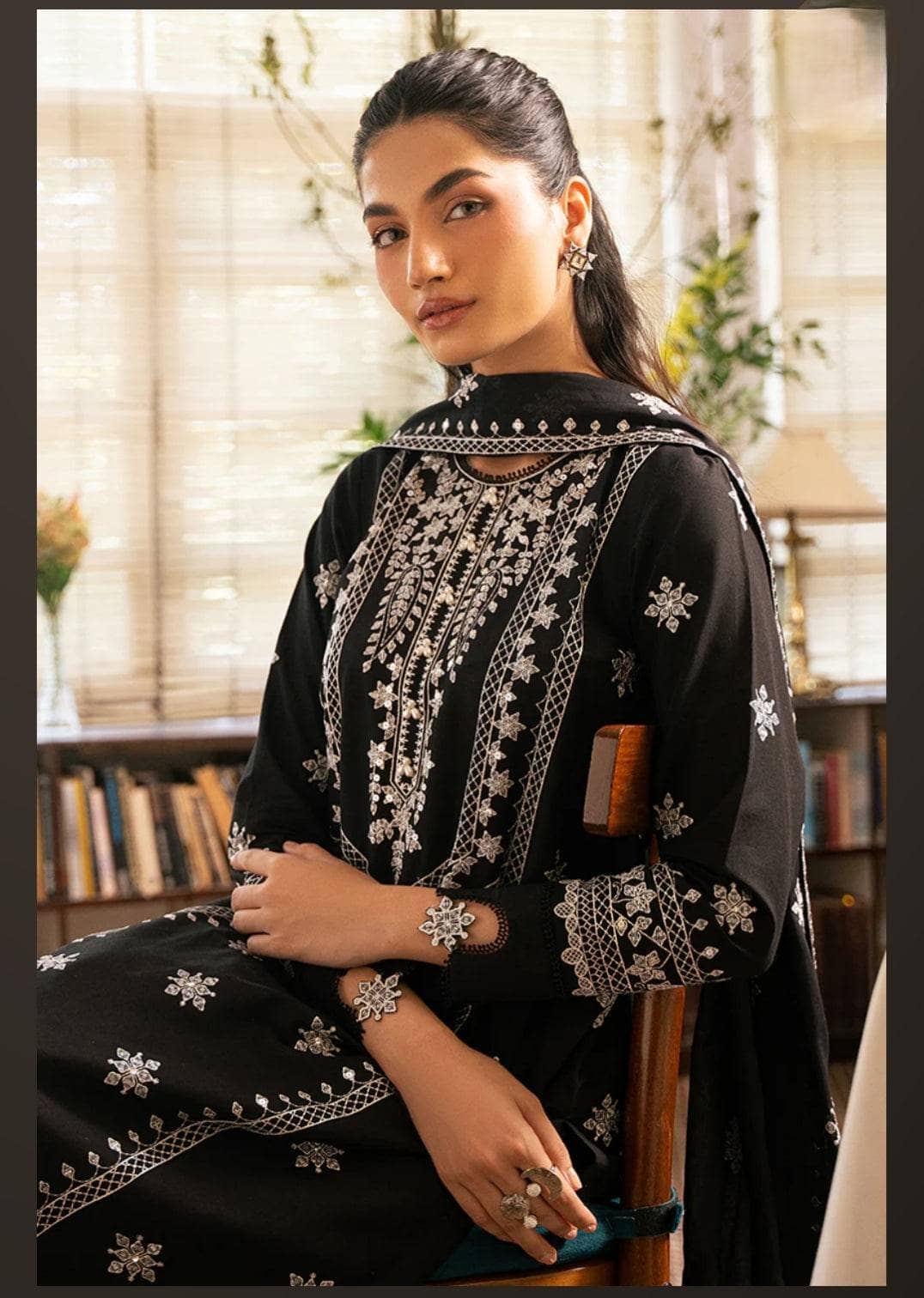 img_cross_stitch_mahiri_lawn_24_awwal_boutique