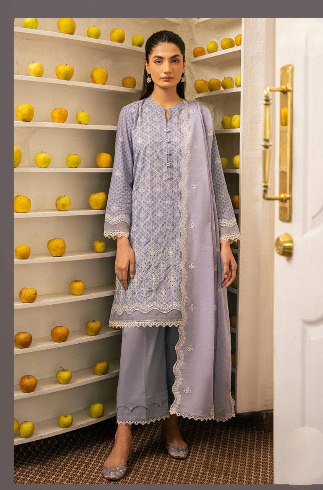 img_cross_stitch_mahiri_lawn_24_awwal_boutique
