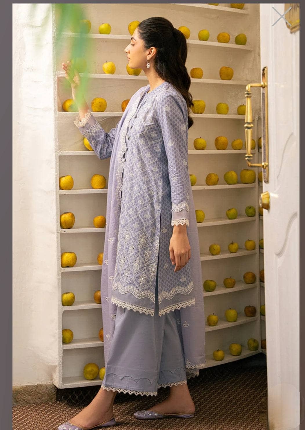 img_cross_stitch_mahiri_lawn_24_awwal_boutique