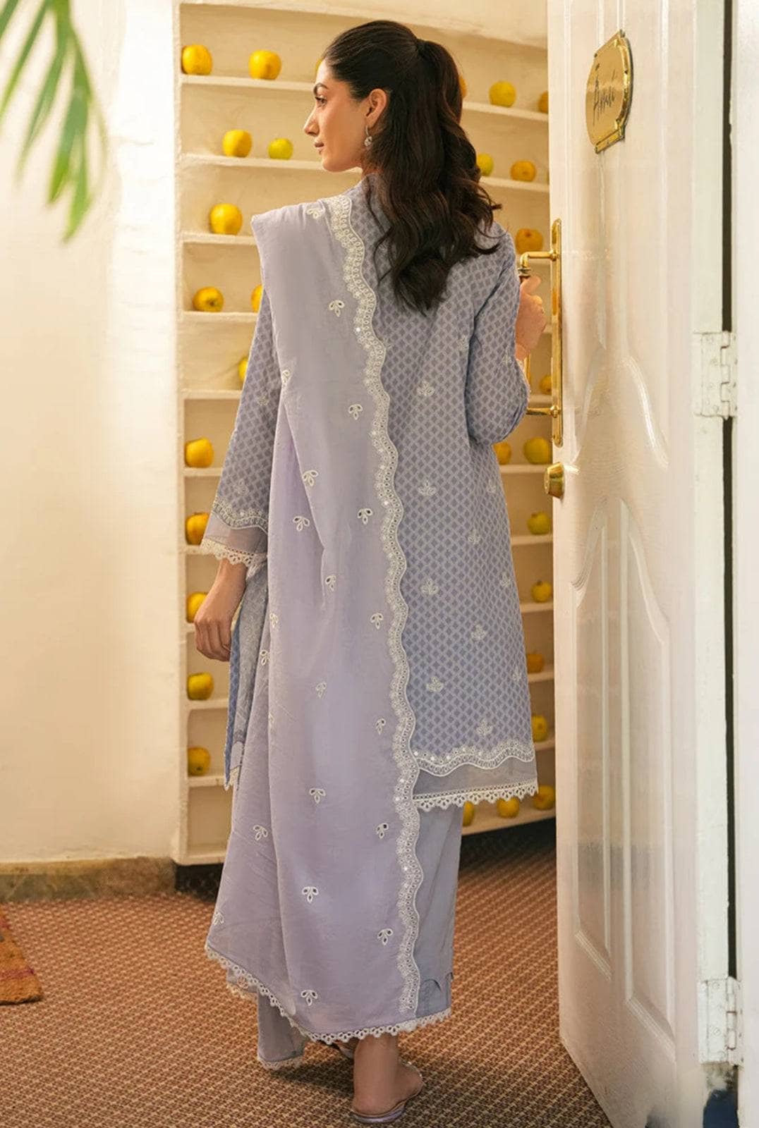 img_cross_stitch_mahiri_lawn_24_awwal_boutique