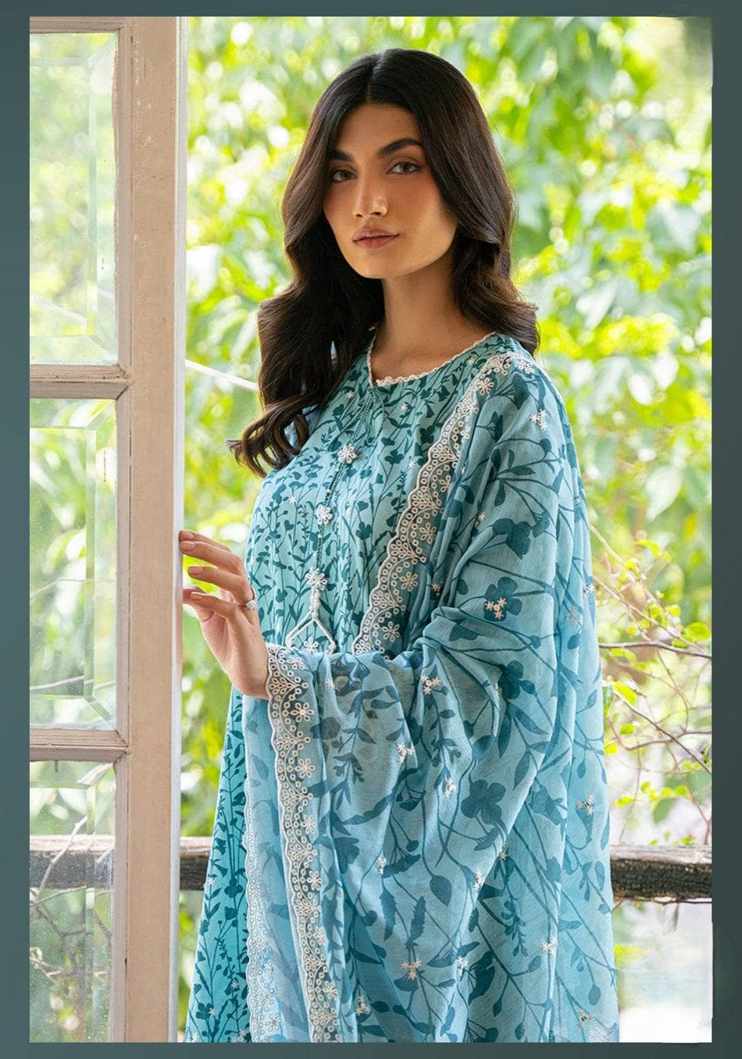 img_cross_stitch_mahiri_lawn_24_awwal_boutique