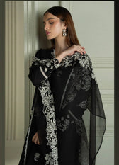 Restocked/Cross Stitch Mahiri 25/Raven Mesh/Black