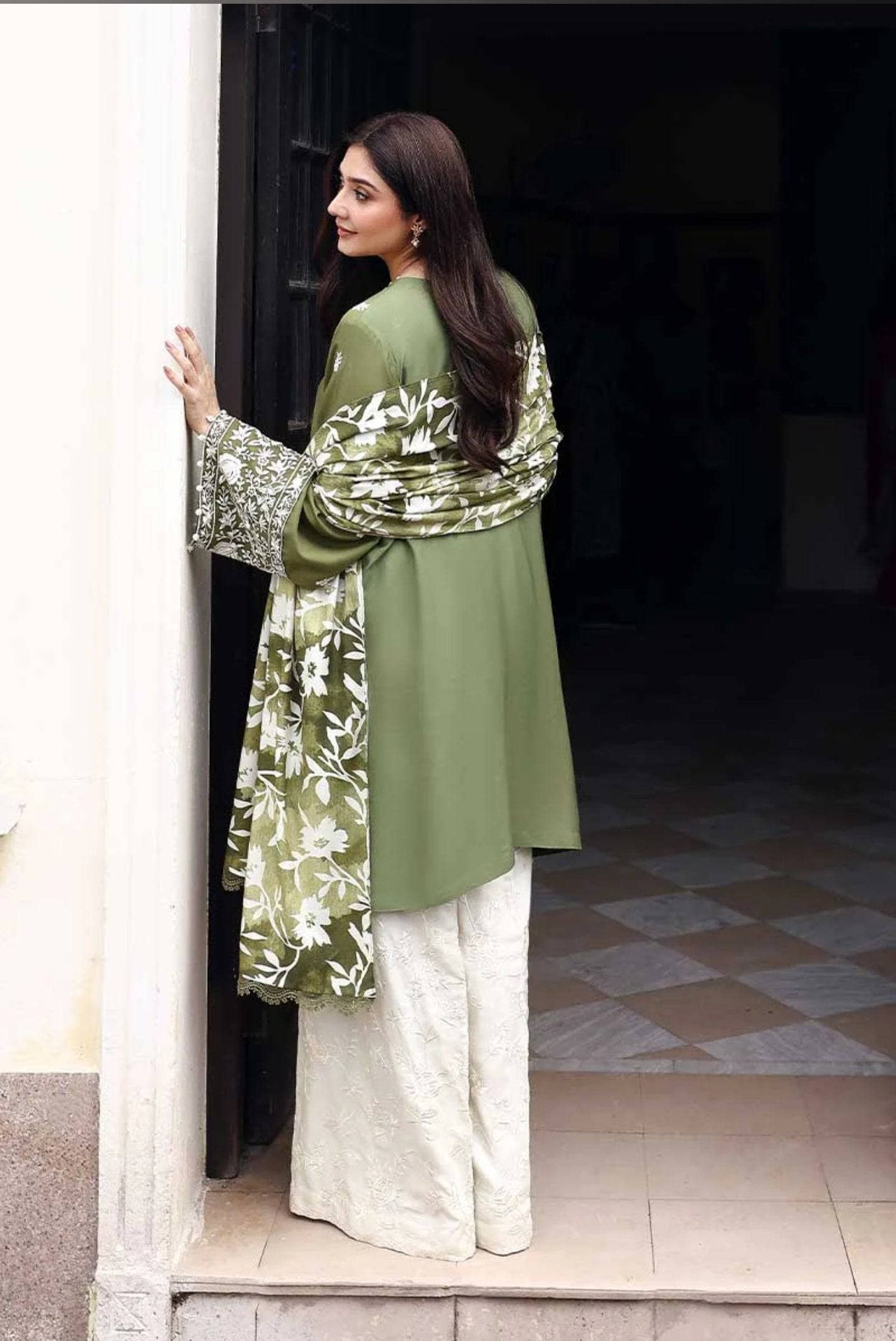 img_cross_stitch_marina_awwal_boutique