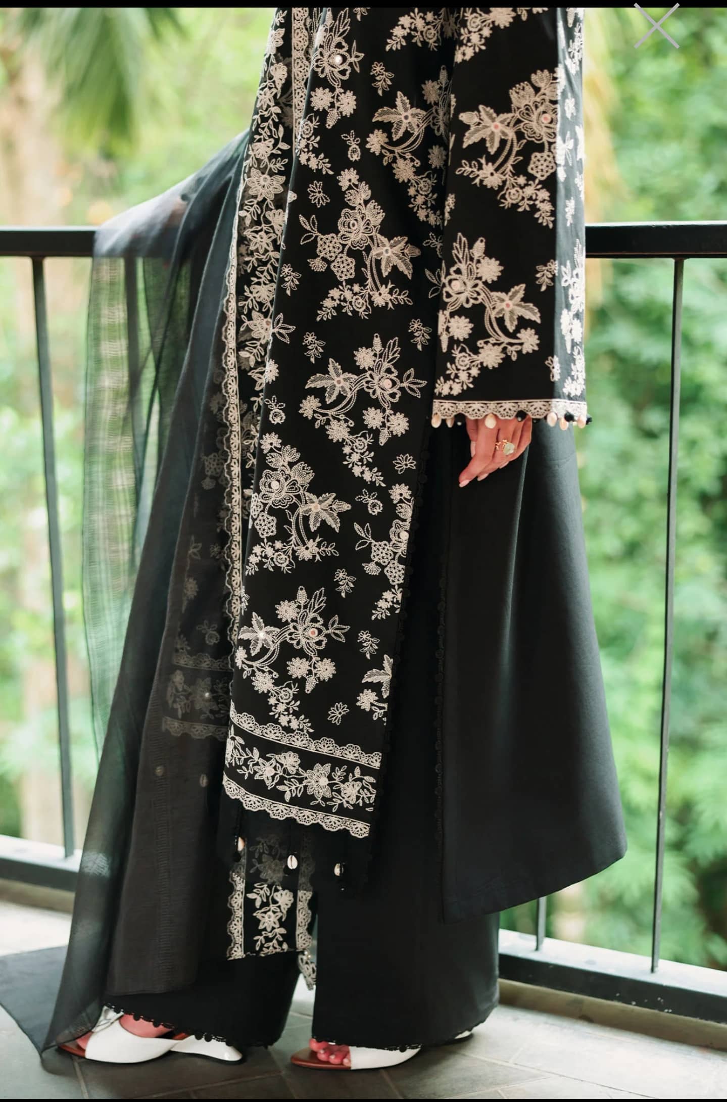 Spotted in Cross Stitch Premium Lawn 26/Obsidian Bloom/Black
