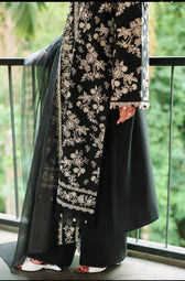 Spotted in Cross Stitch Premium Lawn 26/Obsidian Bloom/Black