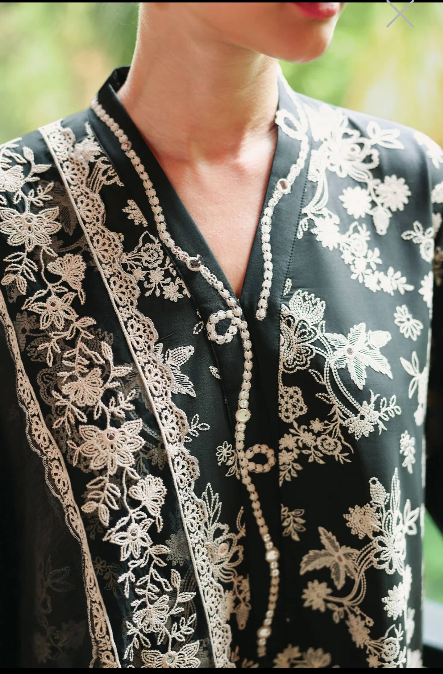 Spotted in Cross Stitch Premium Lawn 26/Obsidian Bloom/Black