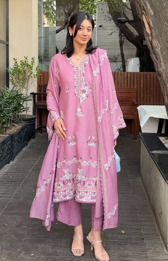 img_cross_stitch_awwal_boutique