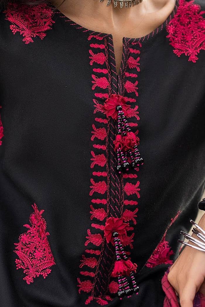 img_gul_ahmed_winter_24_Awwal_boutique