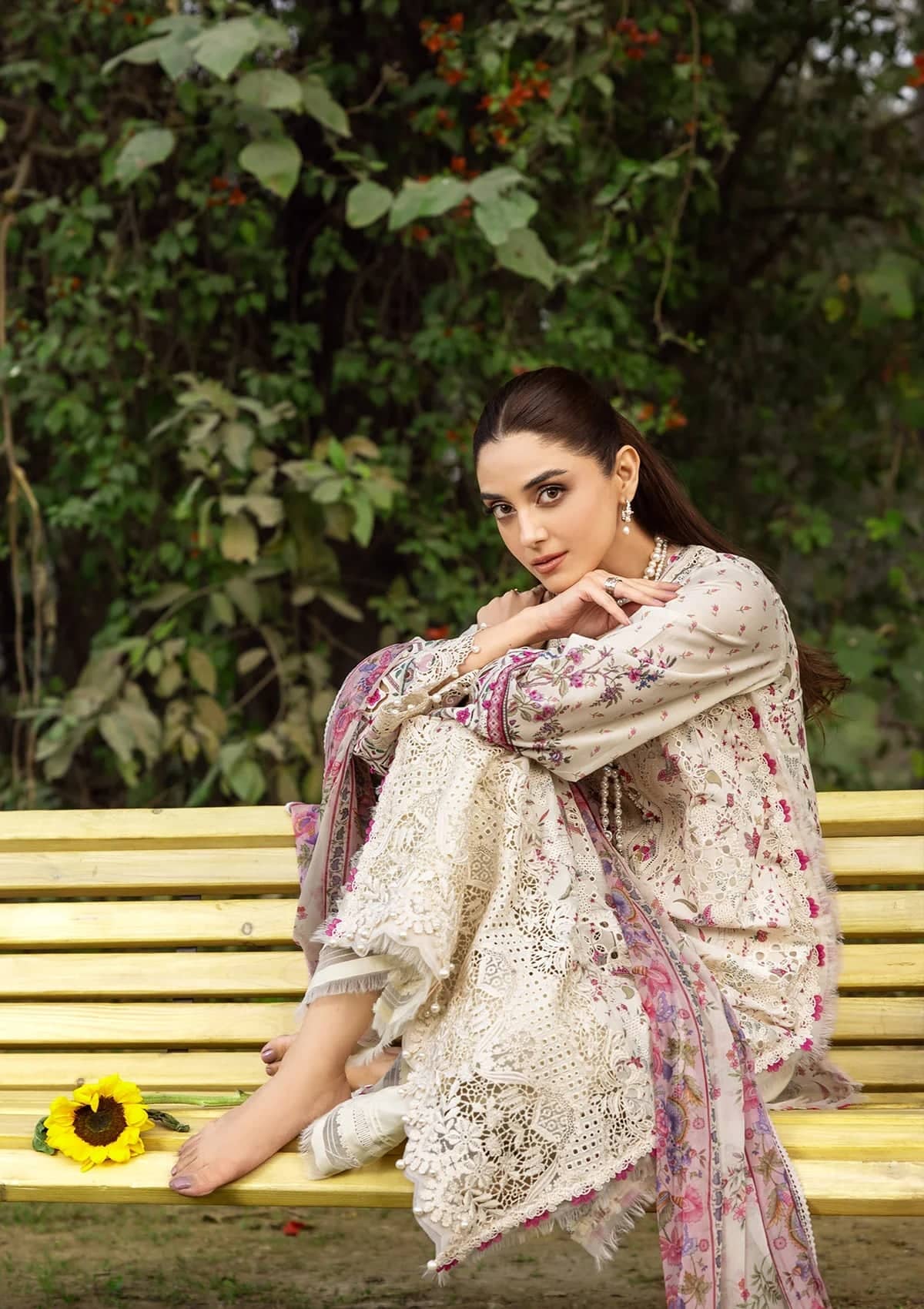 Restocked/Elaf Chikankari 26/ERC-5A MEHR/Chiffon Dupatta