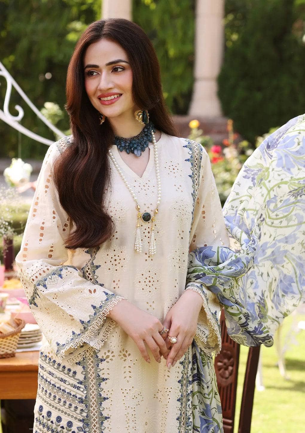 img_elaf_festive_chikankari_23_awwal_boutique