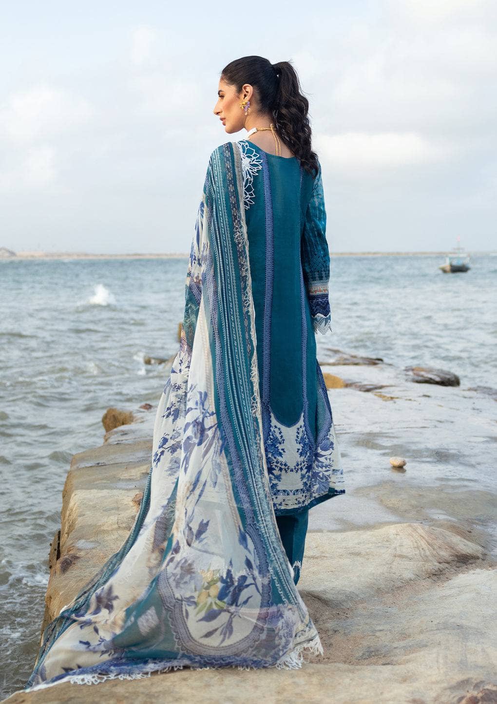 img_elaf_signature_lawn_23_awwal_boutique