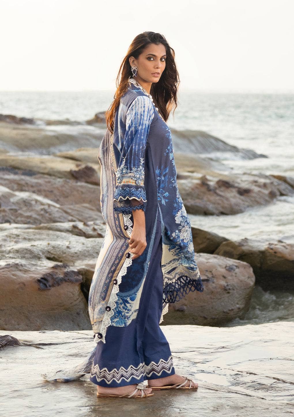 img_elaf_signature_lawn_23_awwal_boutique