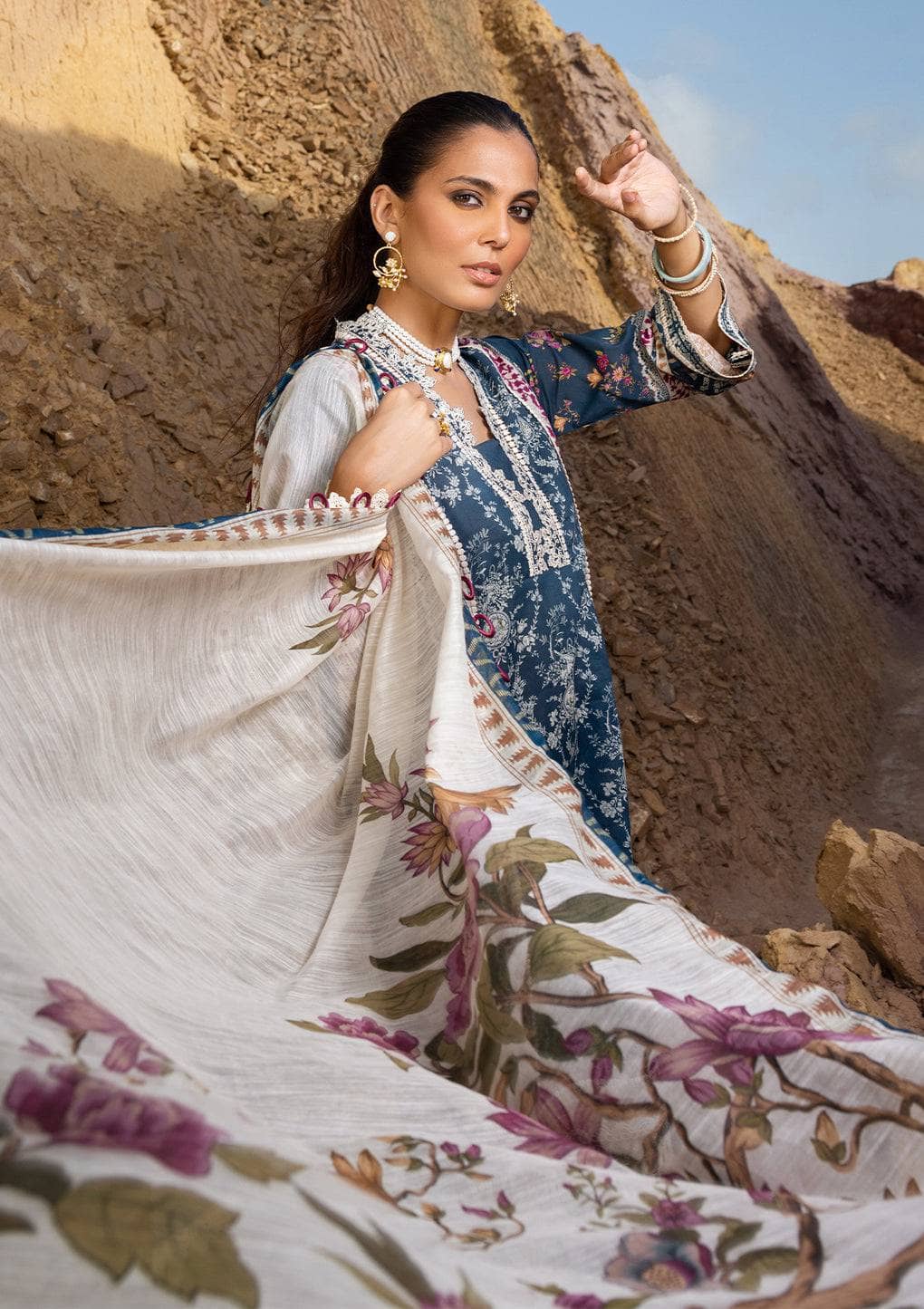 img_elaf_signature_lawn_23_awwal_boutique