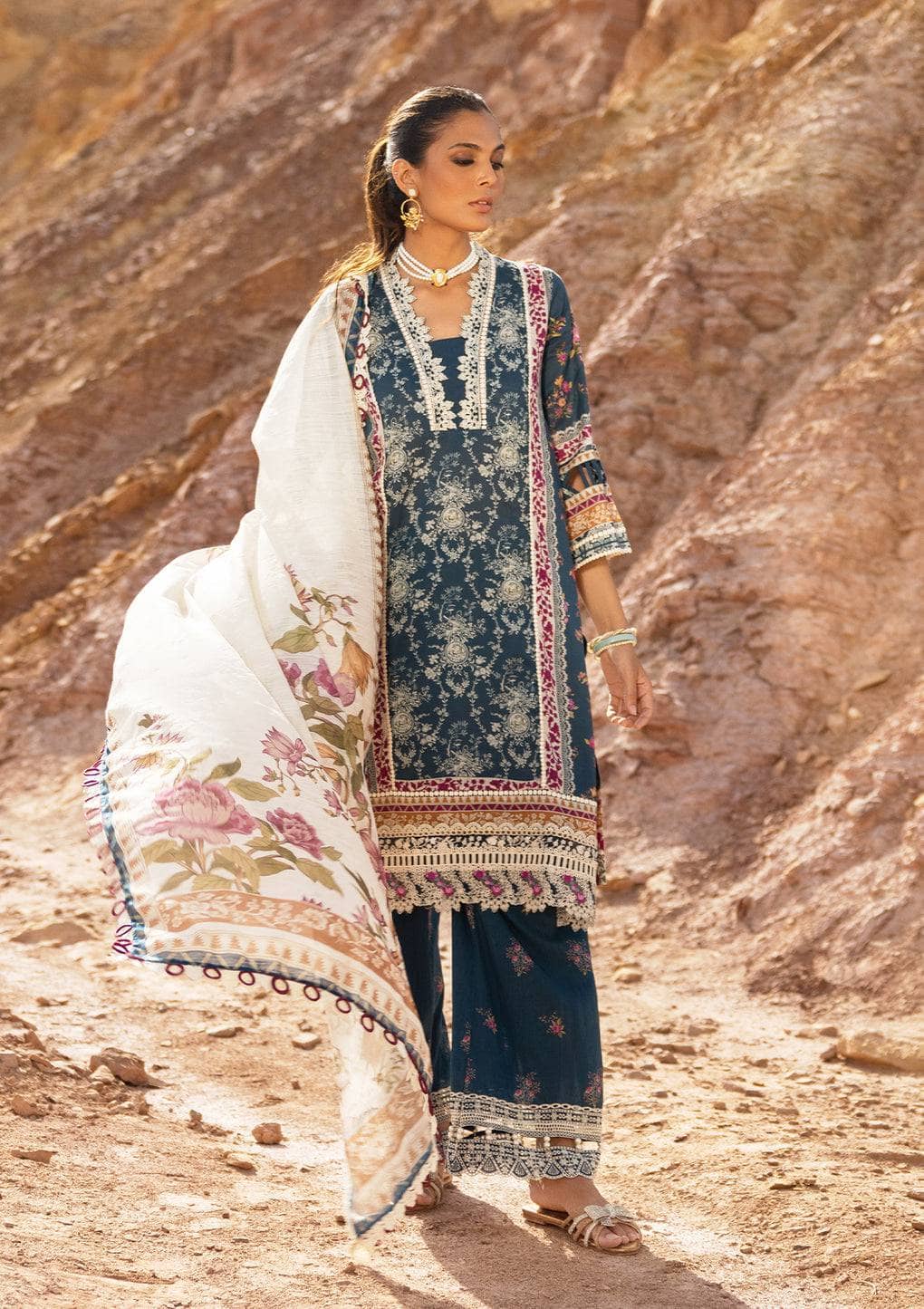 img_elaf_signature_lawn_23_awwal_boutique