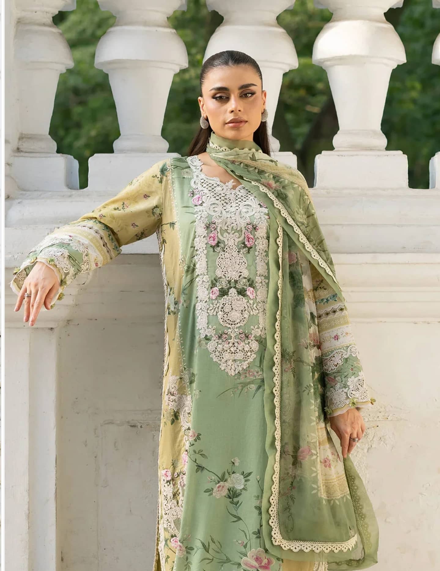 Hot🔥Seller/Elaf Signature Lawn/Vol 2/1A-Elara