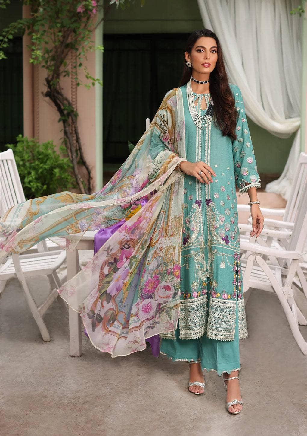 img_luxe_by_elaf_lawn_23_awwal_boutique