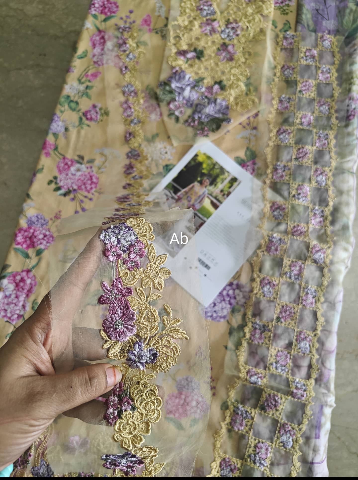 Hot🔥Seller/Open Pic/Hot🔥Seller/Elaf Signature Lawn/Vol 2/ESG-7A STELLA