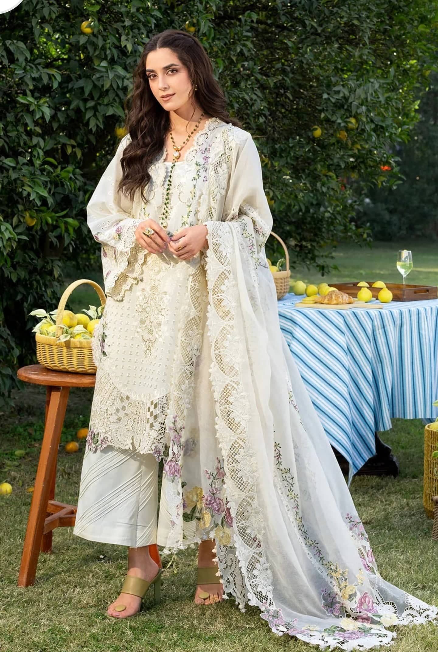 img_elaf_premium_lawn_awwal_boutique