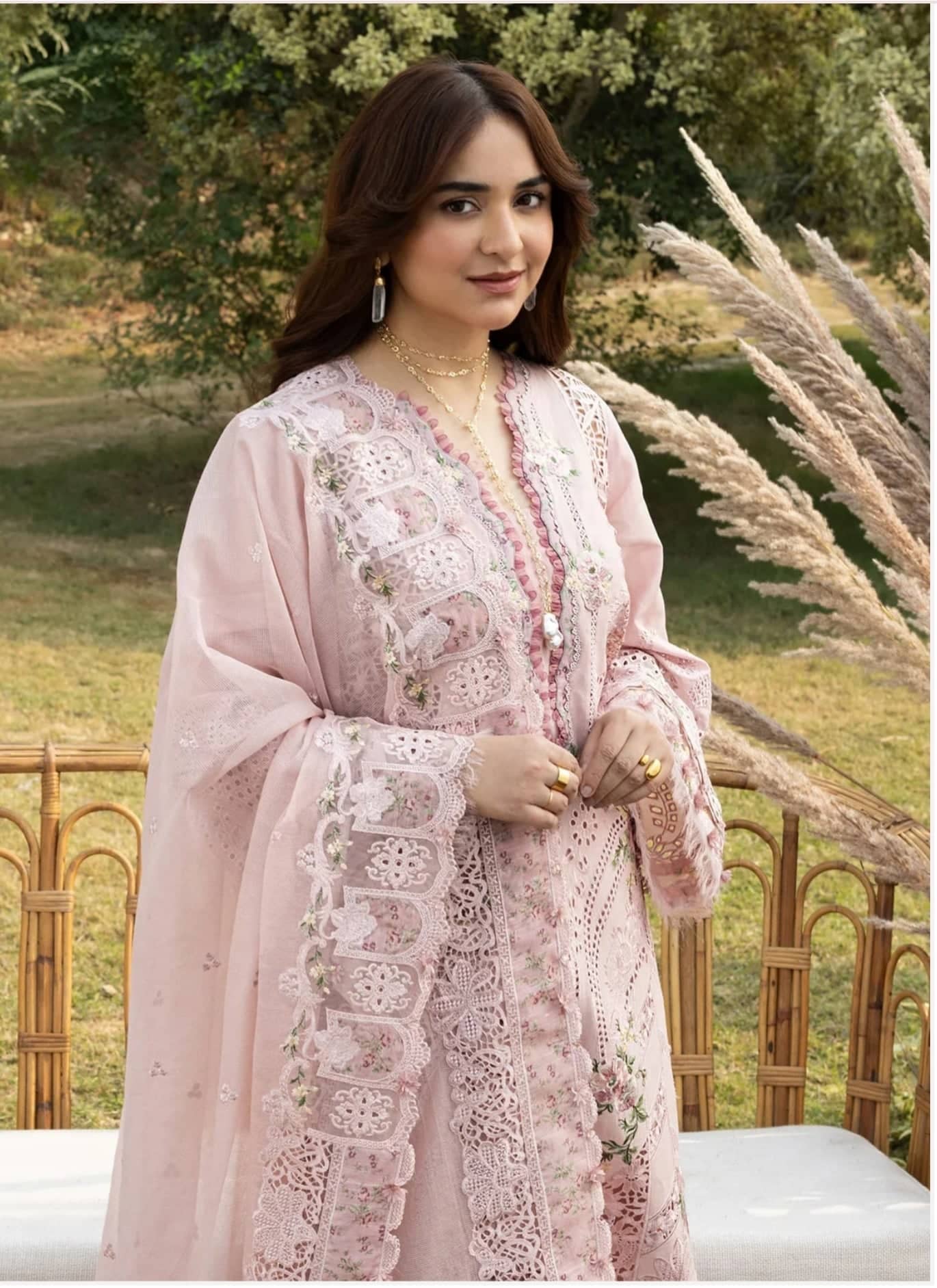 Elaf Premium Lawn 26/ELY-4A BLOOMING