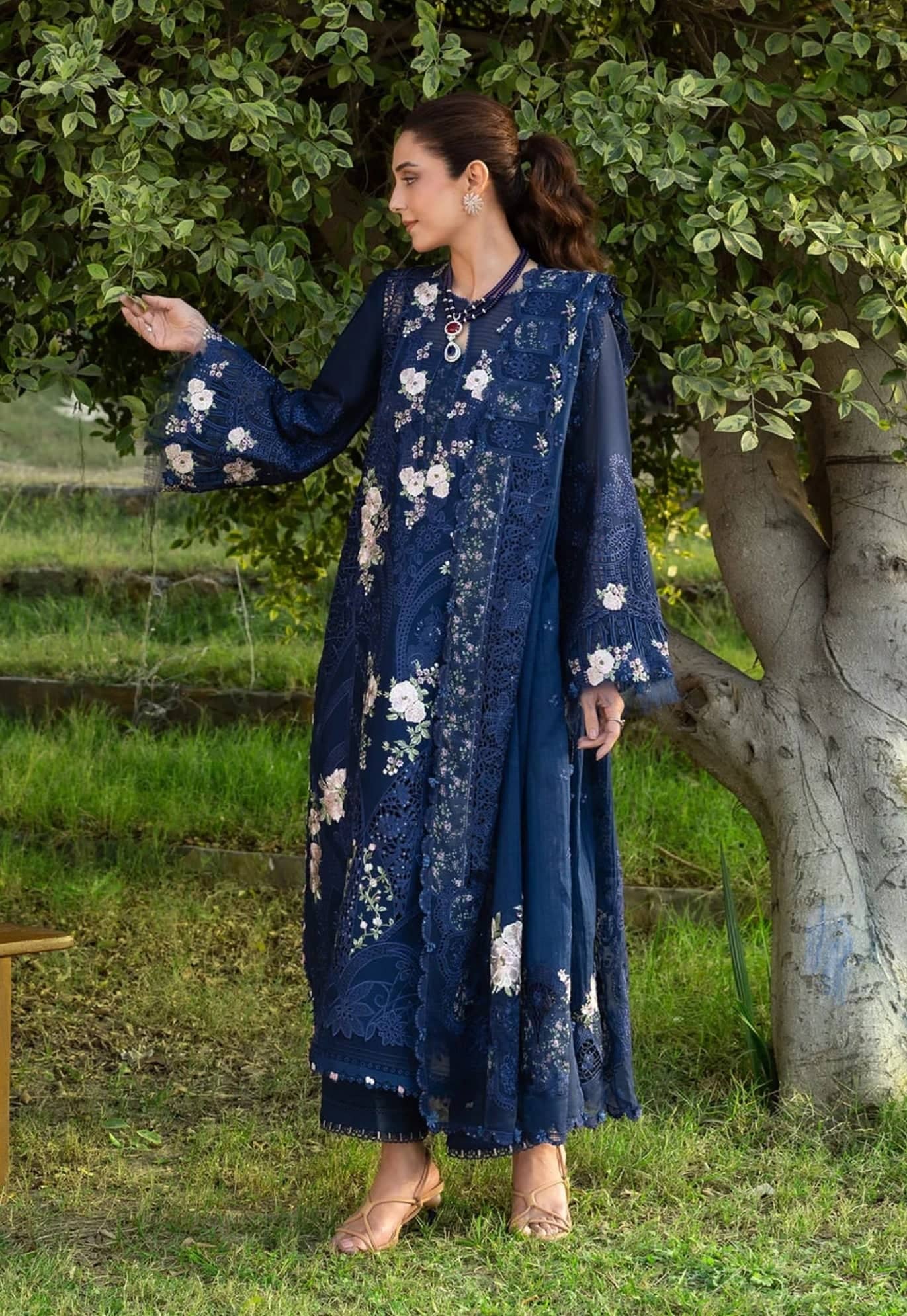 img_elaf_premium_lawn_awwal_boutique