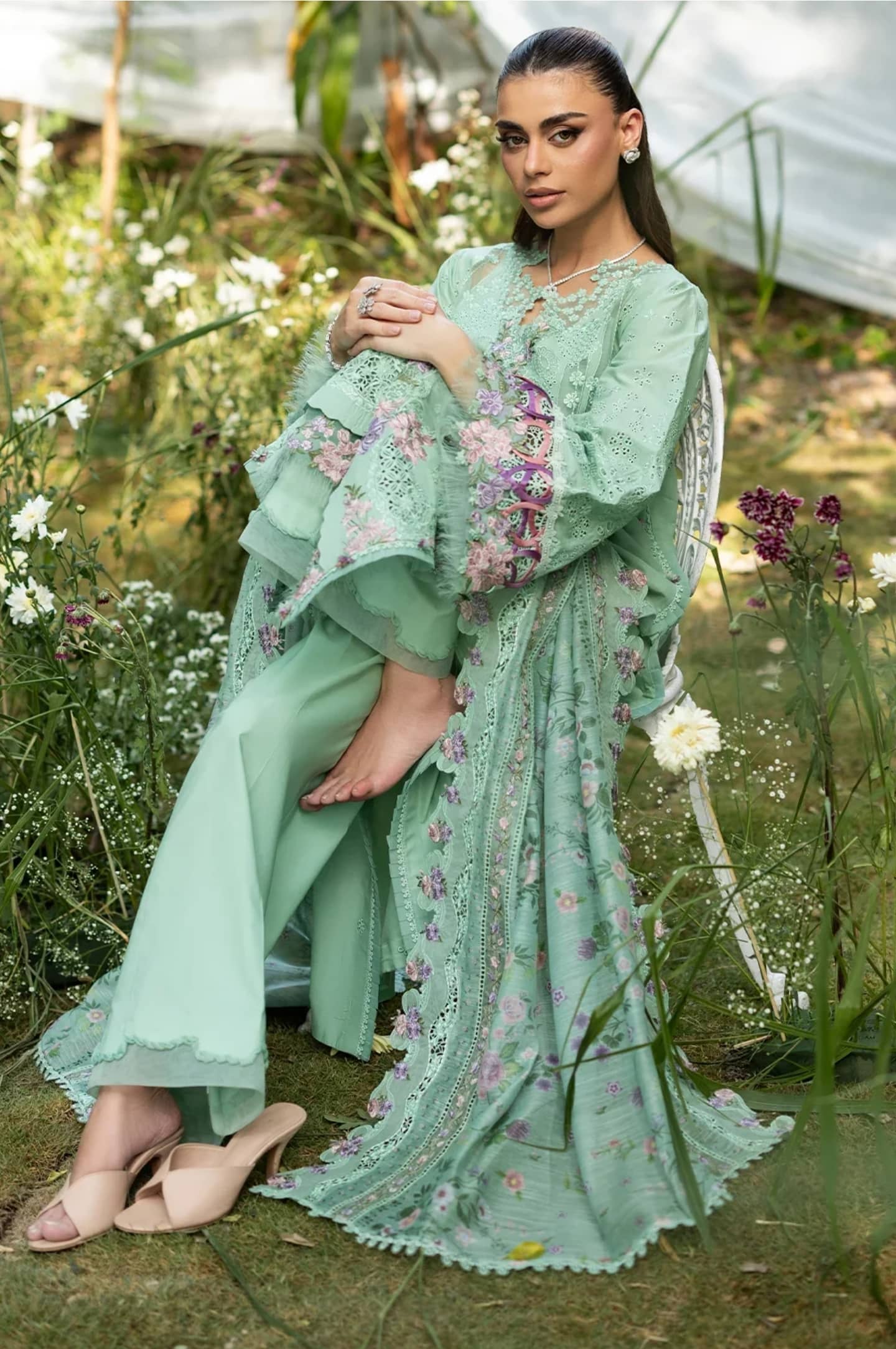 Elaf Premium Lawn 26/Vol 2/ELQ-3A DAISY CHAIN