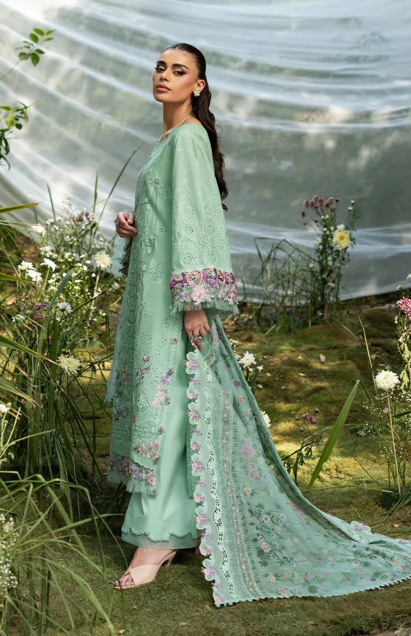 Elaf Premium Lawn 26/Vol 2/ELQ-3A DAISY CHAIN