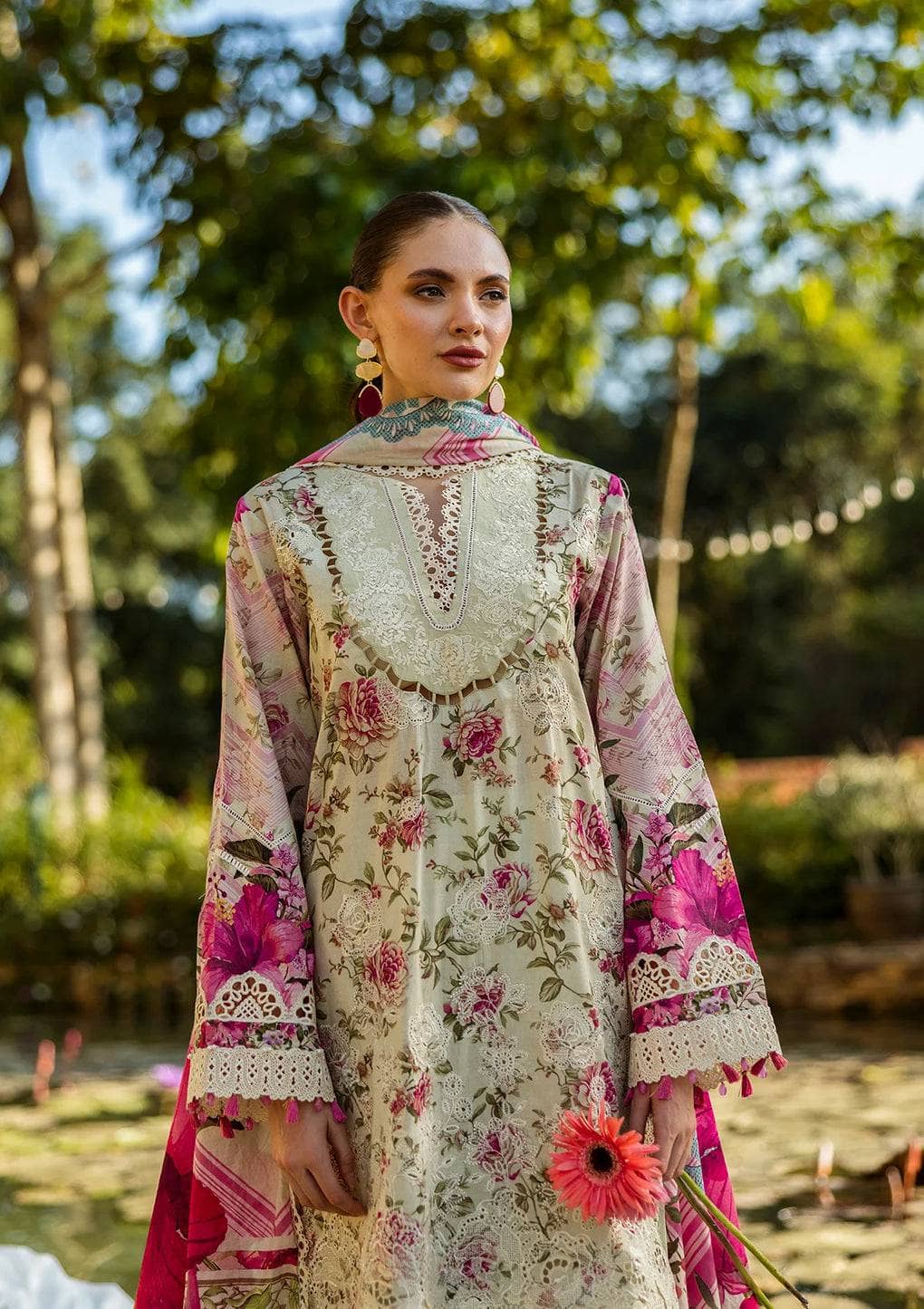 img_elaf_chikankari_awwal_boutique