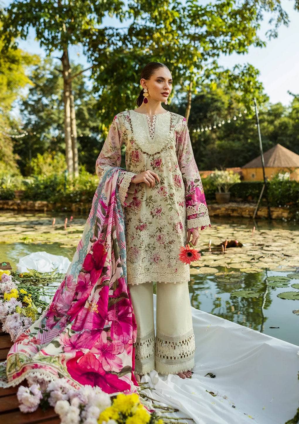 img_elaf_chikankari_awwal_boutique