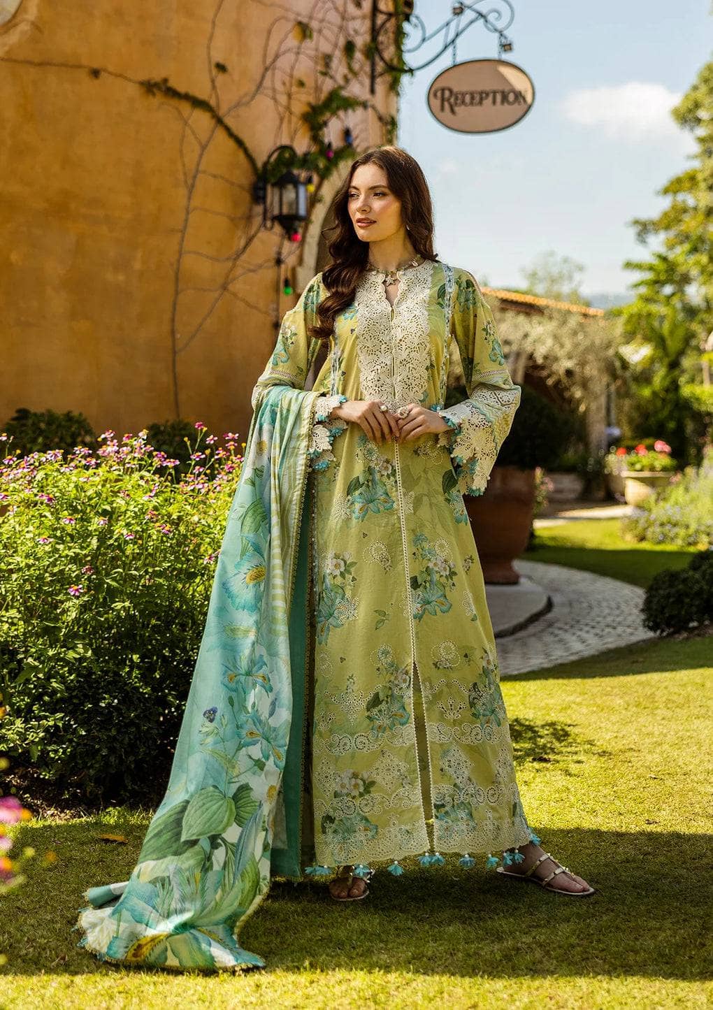 img_elaf_chikankari_awwal_boutique