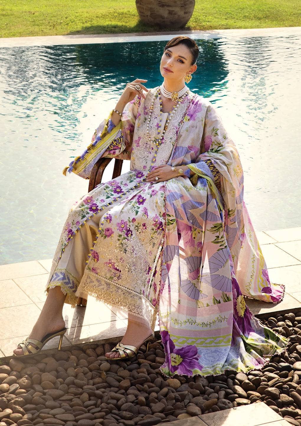 img_elaf_prints_chikankari_lawn_24_awwal_boutique