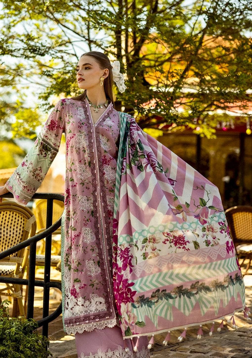 img_elaf_chikankari_awwal_boutique