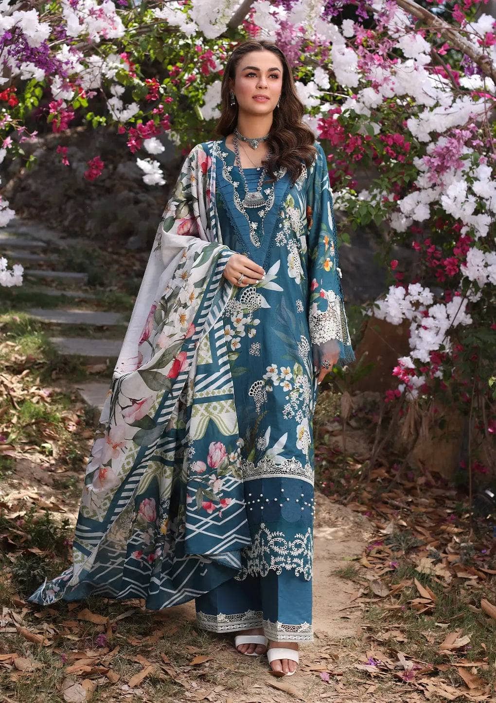 img_elaf_chikankari_awwal_boutique
