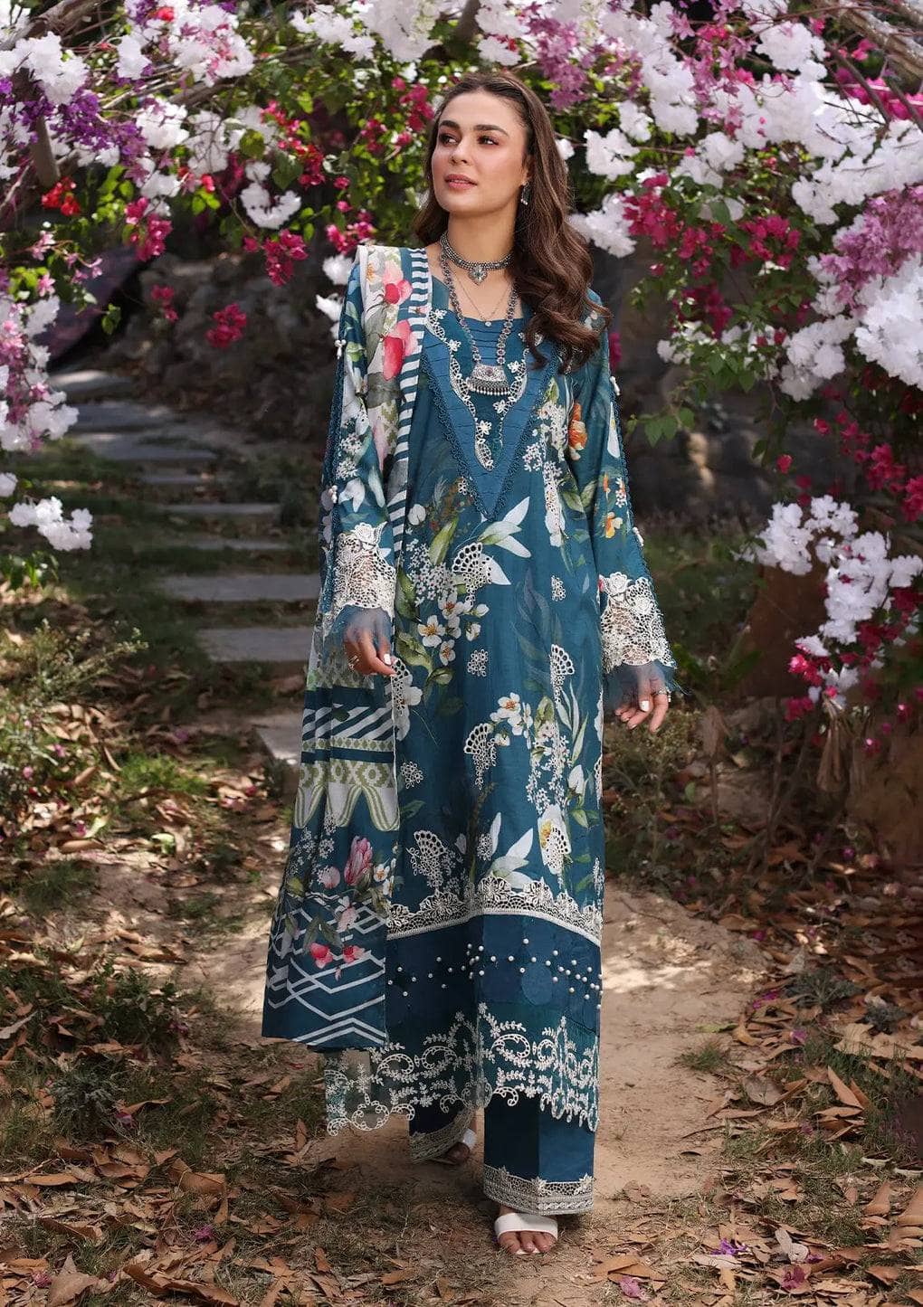 img_elaf_chikankari_awwal_boutique