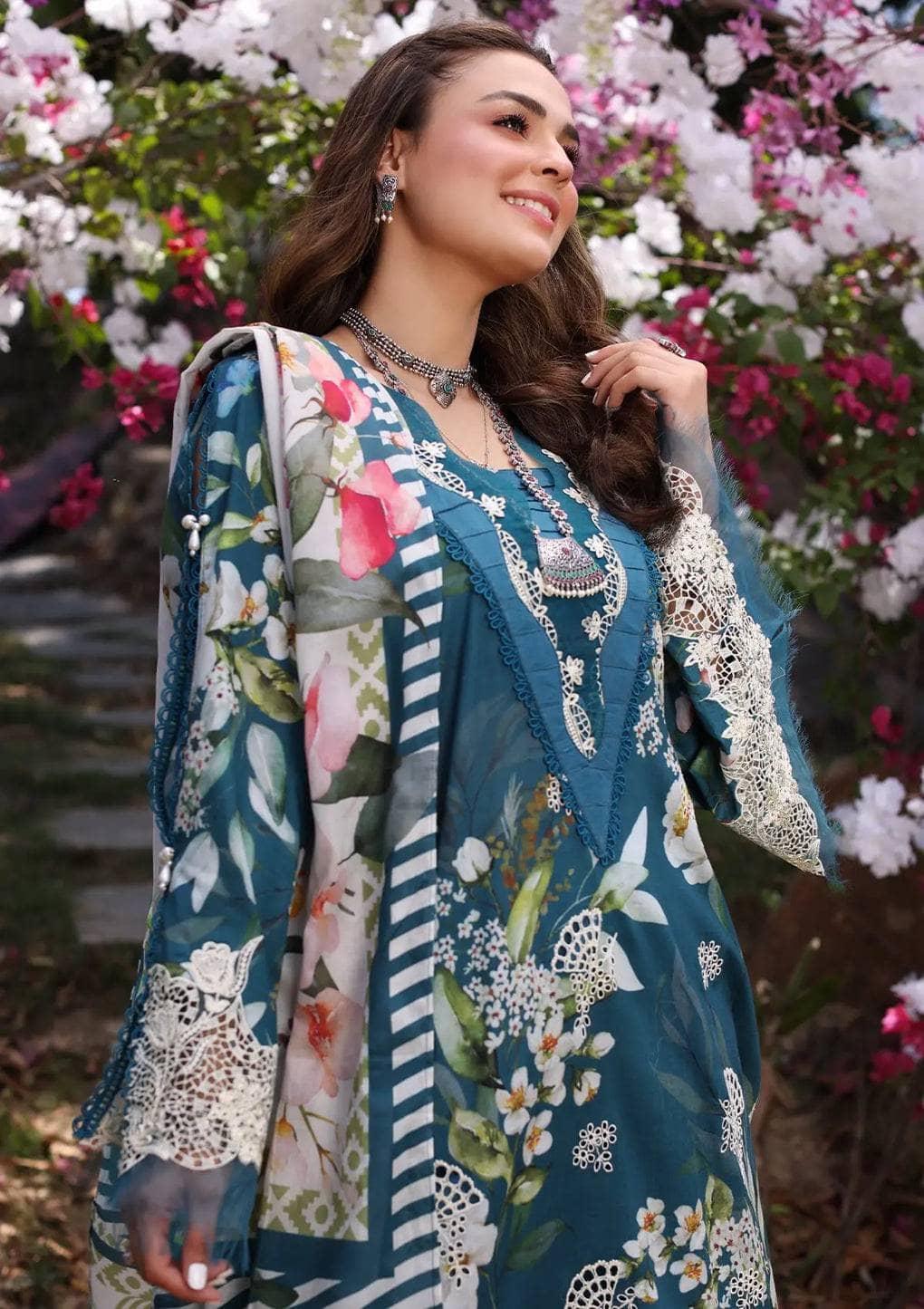 img_elaf_chikankari_awwal_boutique