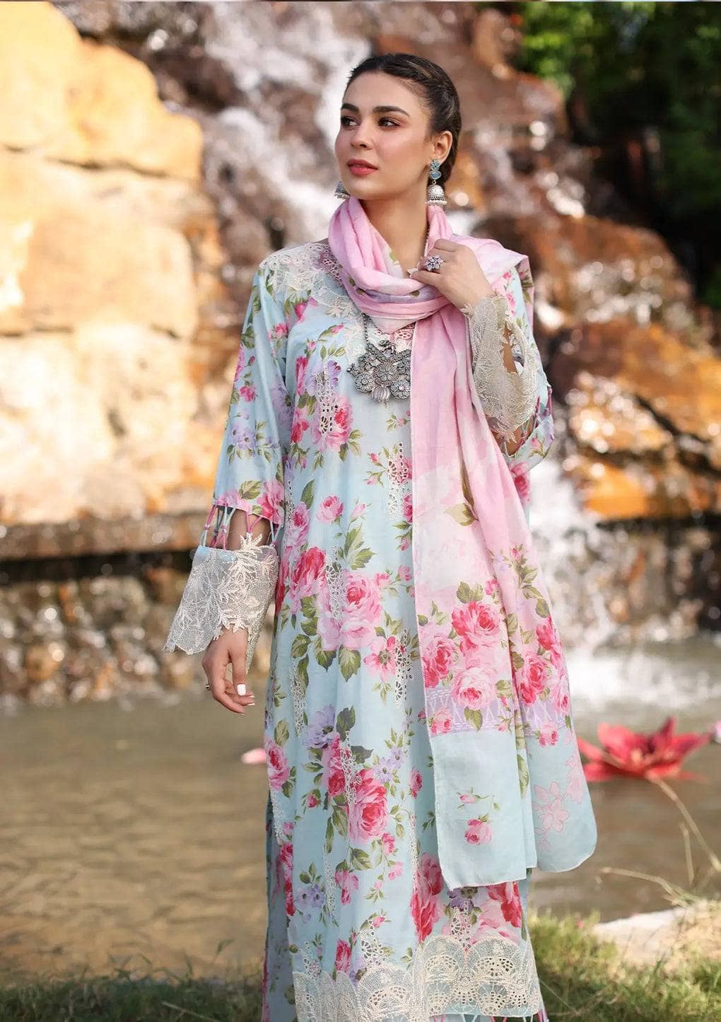 img_elaf_chikankari_awwal_boutique