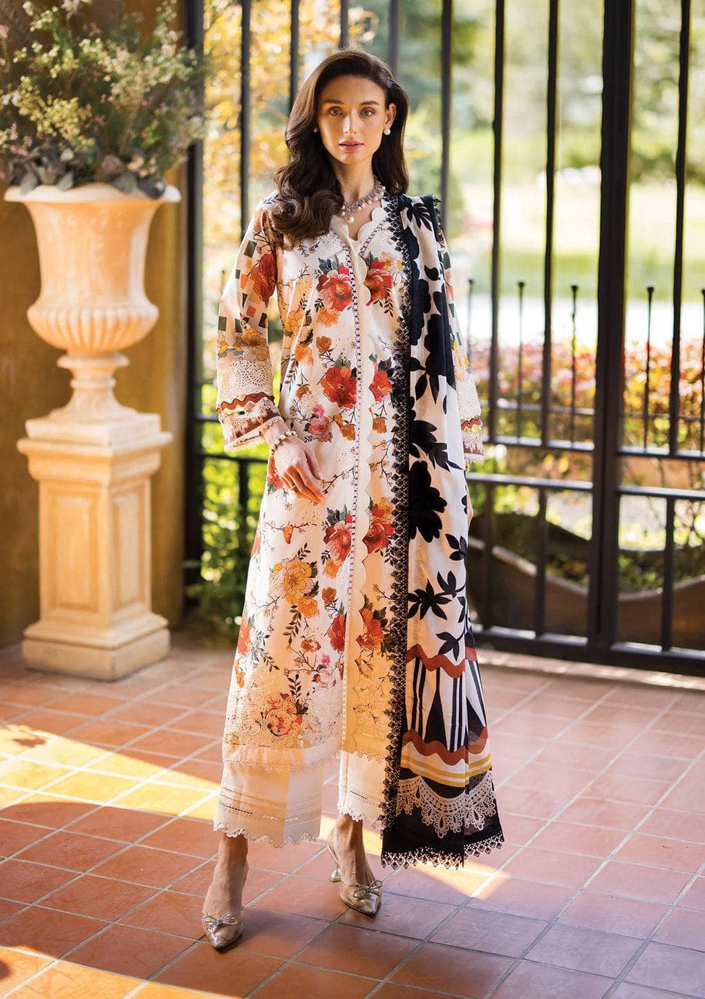 img_elaf_prints_chikankari_lawn_24_awwal_boutique