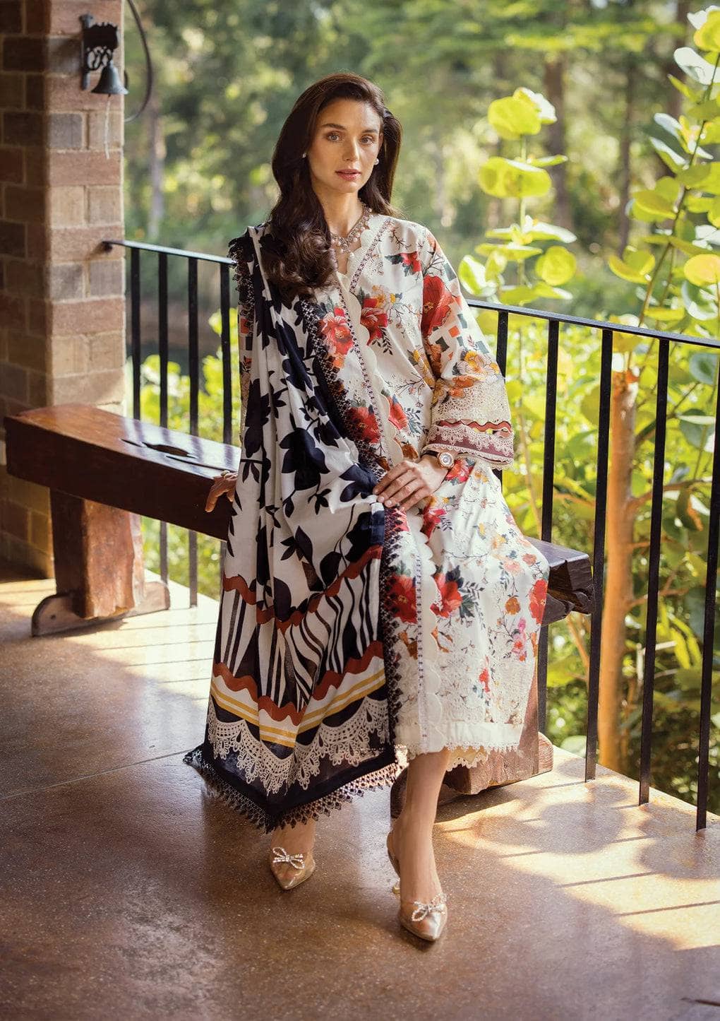 img_elaf_prints_chikankari_lawn_24_awwal_boutique