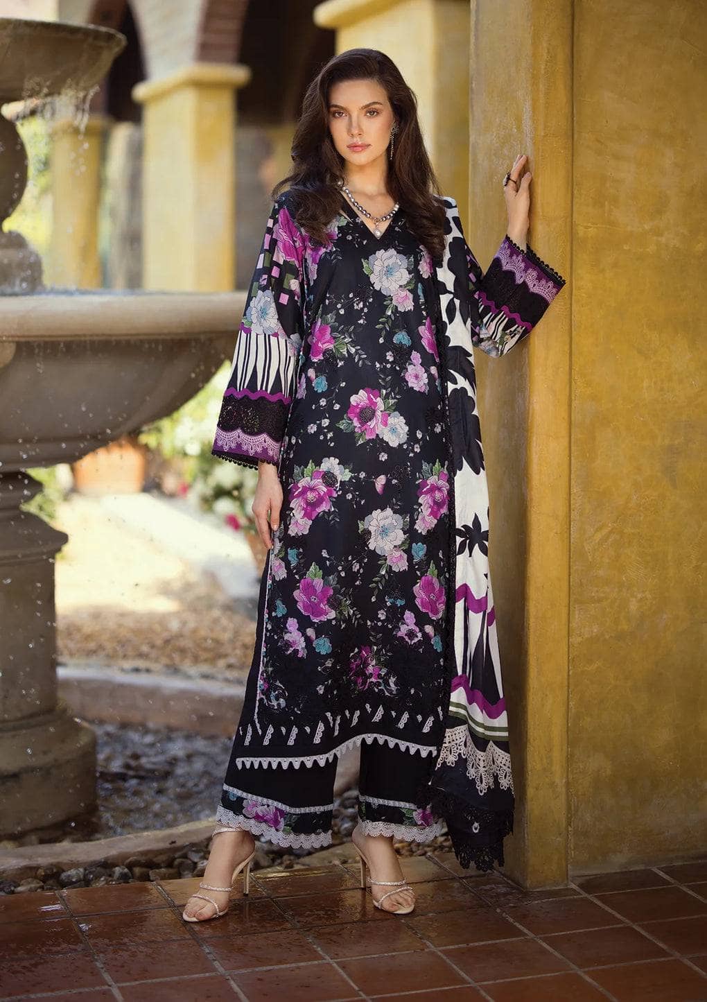 img_elaf_prints_chikankari_lawn_24_awwal_boutique