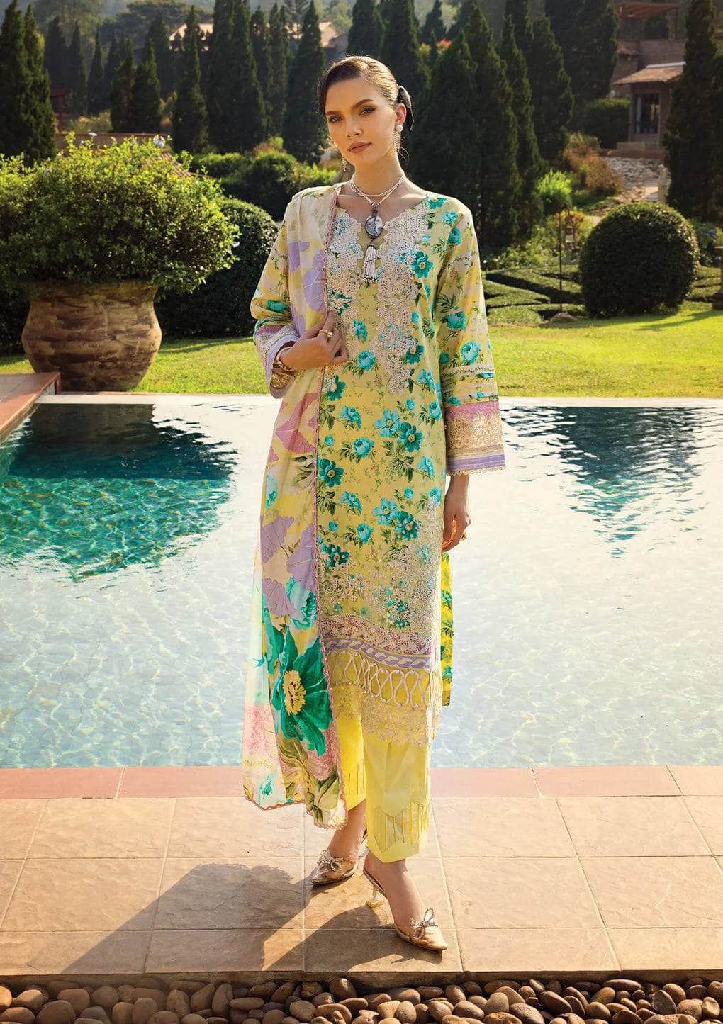 img_elaf_prints_chikankari_lawn_24_awwal_boutique